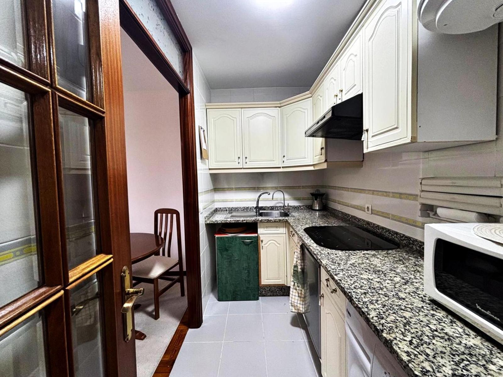 Holibai, Amodino, Agradable Y Hogareno Apto Con Parking, Baiona Esterno foto